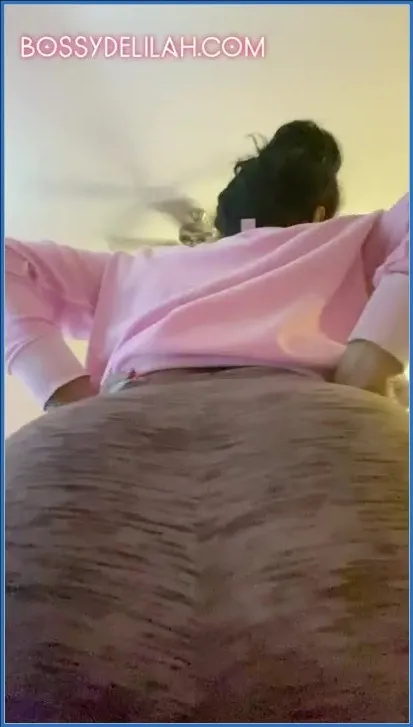 Bossy Delilah srotola i peti prima del pasto - video scat