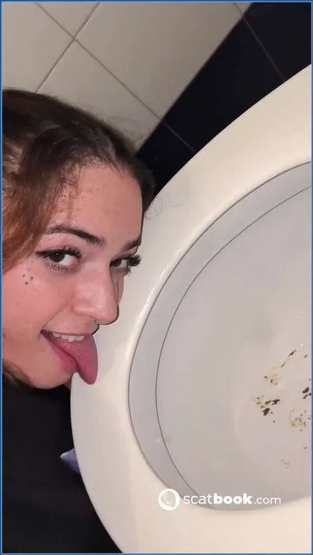 La troia spagnola Malafalda si da completamente come water umano con scat e feci naturali - vidéo fétiche