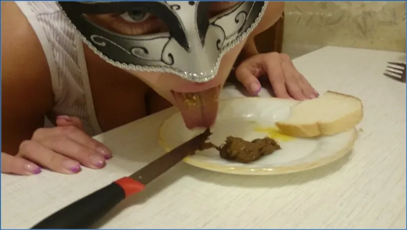 Mangia il tuo scat fresco direttamente sul pane - vidéo fétiche