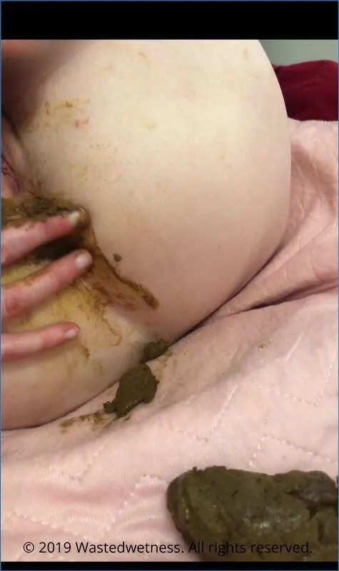 Wastedwetness e la sua Signora nel divertimento scat-lesbo con scat - vidéo fétiche