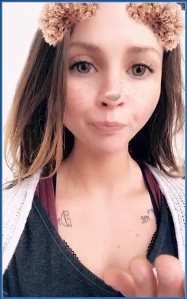 LilbuttLex ingoia il proprio scat in un'orgia perversa - vidéo fétiche