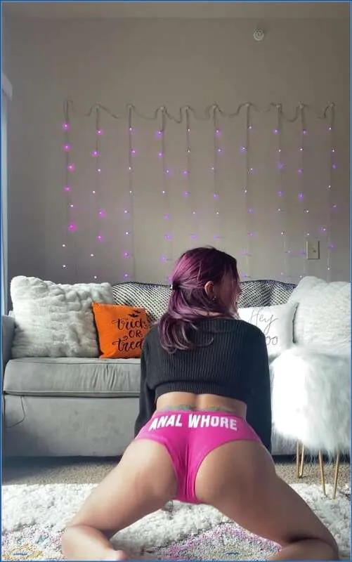 LilbuttLex gioca con il sex toy per apertura anale e azione Mouth to Ass - vidéo fétiche