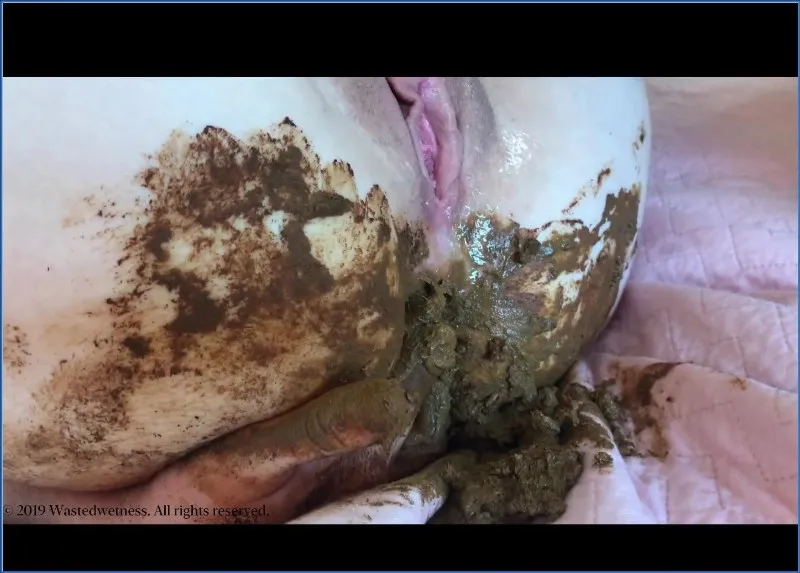Wastedwetness si sporca da sola con scat - video scat