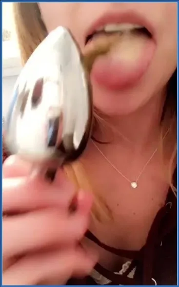 LilbuttLex si gode il suo Buttplug dopo l'anal-play - vidéo fétiche