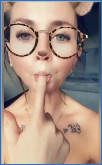 LilbuttLex estrae il plug dal culo dilatato - vidéo fétiche