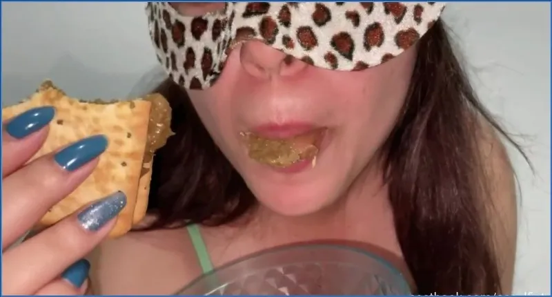 Casal Fist e il pranzo sporco di metà pomeriggio con scat - vidéo fétiche