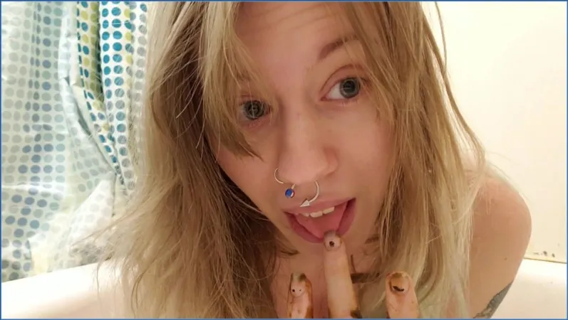 xxecstacy si fa un clistere, spalma scat e lo mangia - video scat