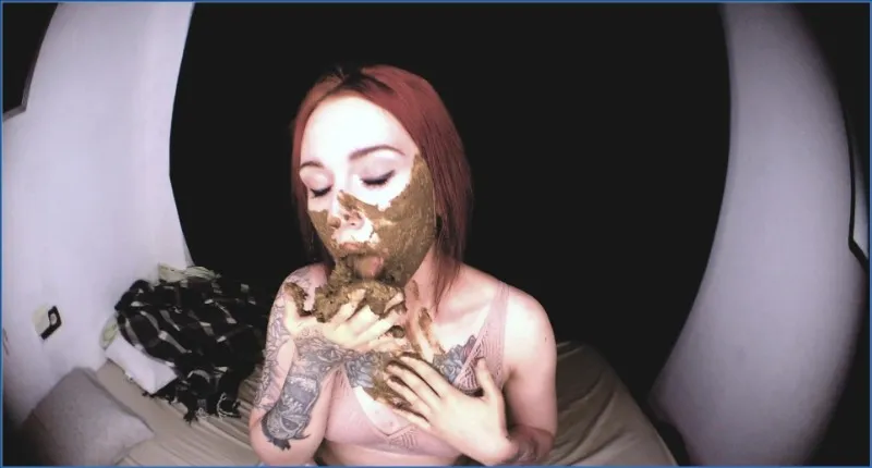 SweetBettyParlour si imbarca in un'esibizione di cacca sporca in solitario - vidéo fétiche