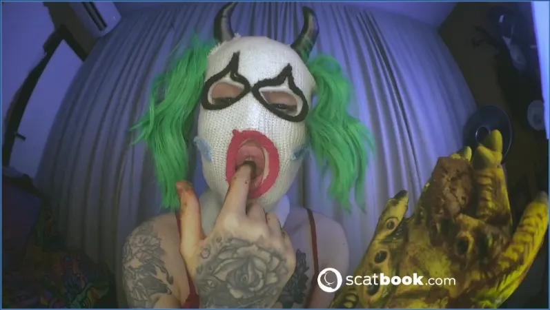 Sweet Betty Parlour si butta nel cacca come Cattivo Clown - vidéo fétiche