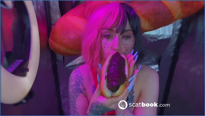 Sweet Betty Parlour si fa da sola il suo grosso panino di scat - vidéo fétiche