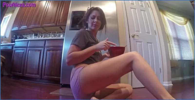 PooAlexa e il disastroso pranzo con abbondante scat - vidéo fétiche