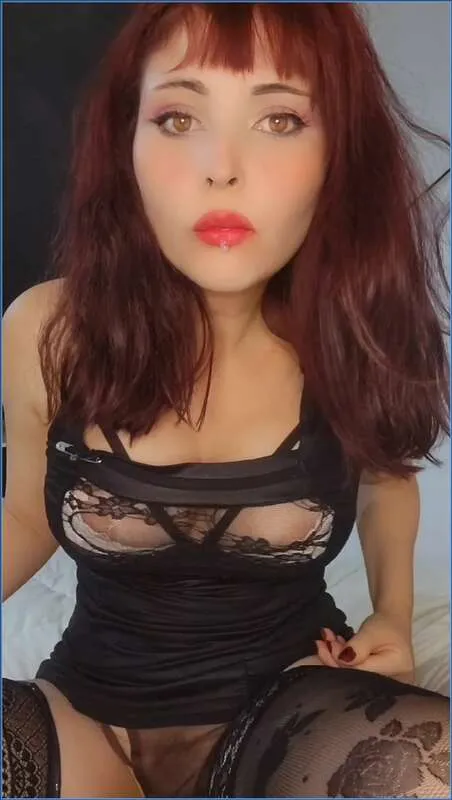 Domina Marbella impone al suo schiavo la disciplina del scat - vidéo fétiche