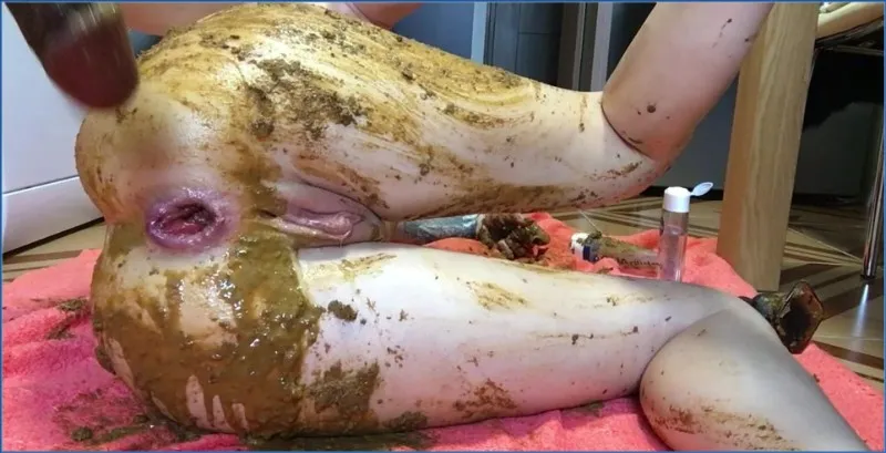 Riding the Feces-Covered Cock in Every Position con Diana Spark - video scat